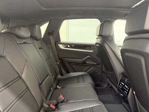 New 2025 Porsche Cayenne E-Hybrid image 12