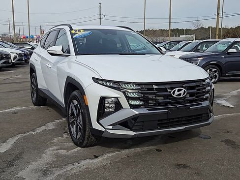 Certified 2025 Hyundai Tucson SEL image 3