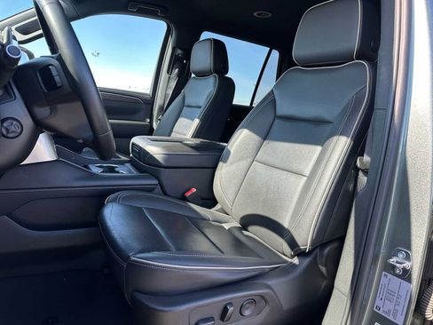 Used 2024 Chevrolet Tahoe Premier AWD/4WD image 23