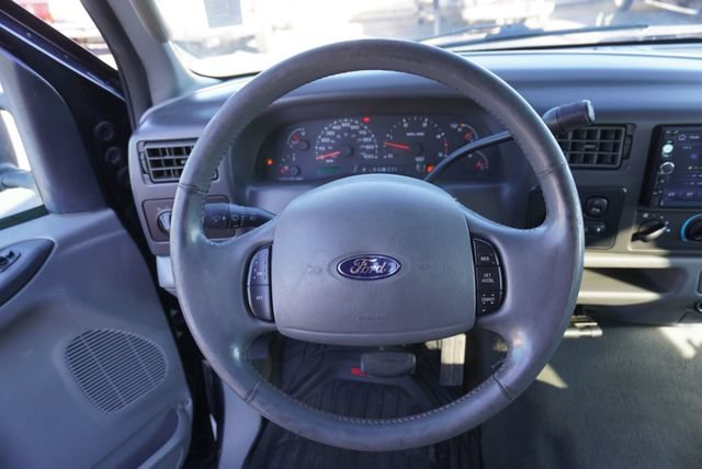 Used 2004 Ford F350 Lariat AWD/4WD image 27