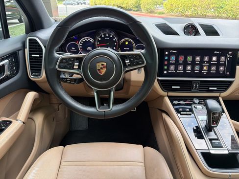 Used 2023 Porsche Cayenne S AWD/4WD image 27