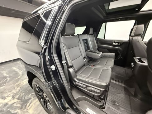 Used 2023 GMC Yukon SLT w/ SLT Premium Package AWD/4WD image 25