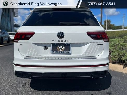 Used 2024 Volkswagen Tiguan SE R-Line AWD/4WD image 10