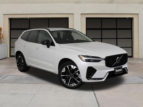 Used 2026 Volvo XC60 B5 Plus AWD/4WD image 34