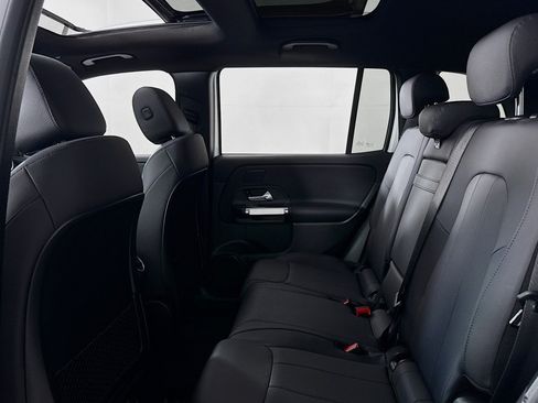 Used 2026 Mercedes-Benz GLB 250 image 7