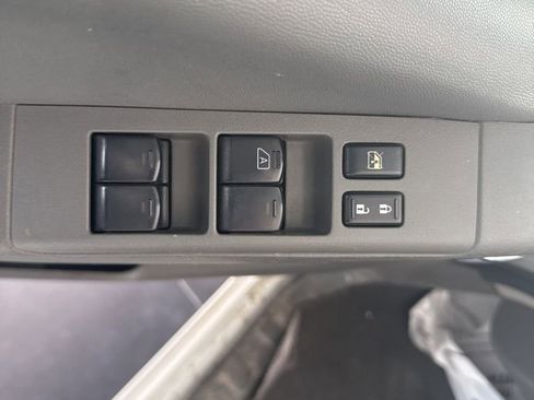 Used 2019 Nissan Frontier Desert Runner image 11