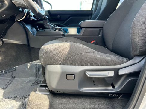 Used 2025 Toyota 4Runner SR5 image 29