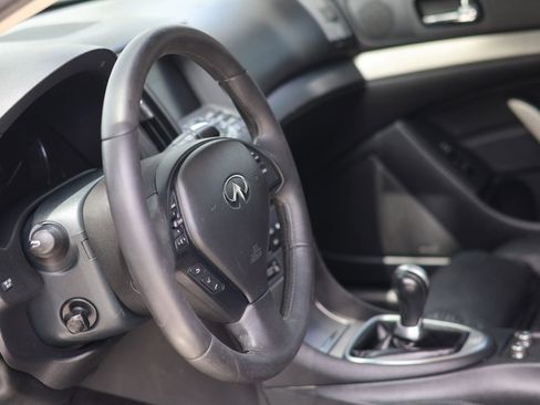 Used 2010 INFINITI G37 Sport w/ Navigation Pkg image 14