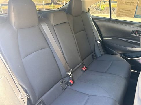 Used 2022 Toyota Corolla LE FWD image 32