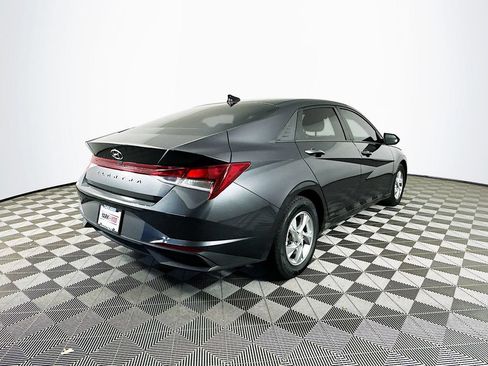 Used 2022 Hyundai Elantra SE FWD image 10