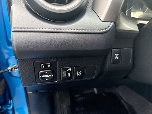 Used 2018 Toyota RAV4 LE w/ All Weather Liner Package AWD/4WD image 12
