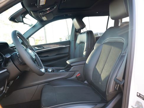 New 2026 Jeep Grand Cherokee Altitude RWD image 14
