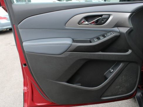 Used 2020 Chevrolet Traverse LT w/ Driver Confidence II Package image 10