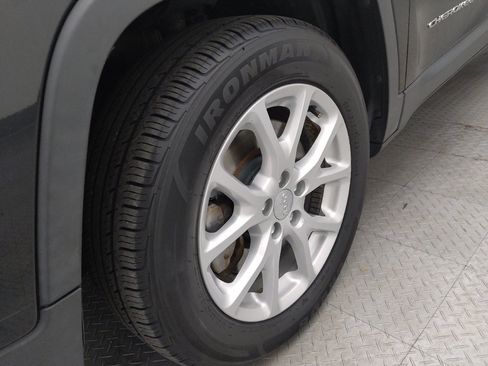 Used 2015 Jeep Cherokee Latitude FWD image 31
