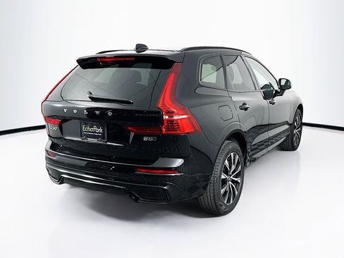 Used 2025 Volvo XC60 B5 Plus image 9