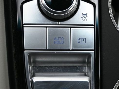 Used 2024 Genesis G70 2.5T AWD/4WD image 22