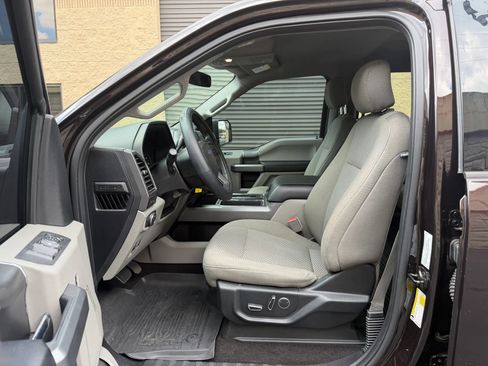 Used 2018 Ford F150 XLT w/ Equipment Group 302A Luxury AWD/4WD image 19