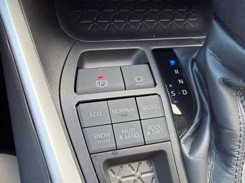 Used 2024 Toyota RAV4 XLE w/ Convenience Package AWD/4WD image 14