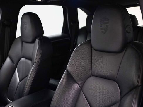 Used 2017 Porsche Cayenne S Platinum image 19