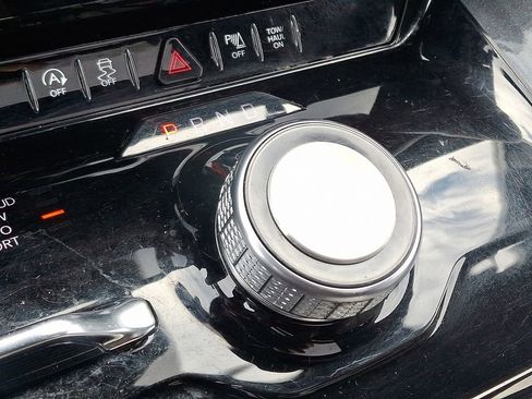 Used 2024 Jeep Wagoneer 4WD w/ Premium Group I image 17