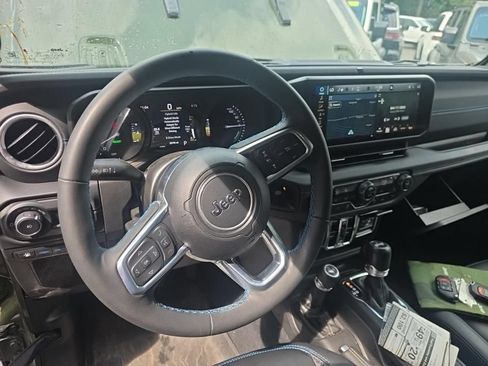 Used 2024 Jeep Wrangler High Altitude AWD/4WD image 13