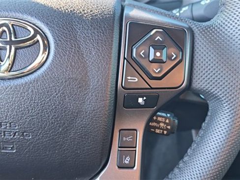 Used 2022 Toyota Tacoma TRD Off-Road image 23