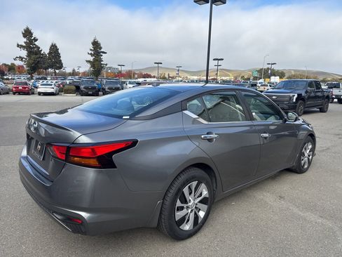 Used 2020 Nissan Altima 2.5 S image 4