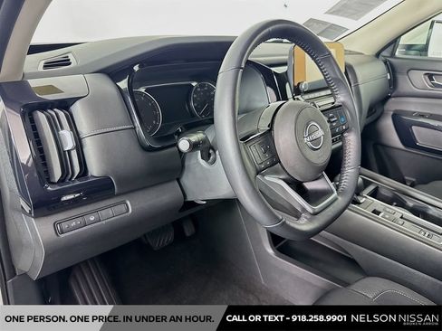 Used 2022 Nissan Pathfinder SV FWD image 9