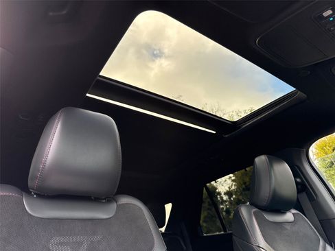 Used 2025 Ford Explorer ST image 16