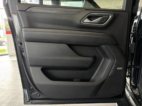 Used 2023 GMC Yukon XL Denali AWD/4WD image 38