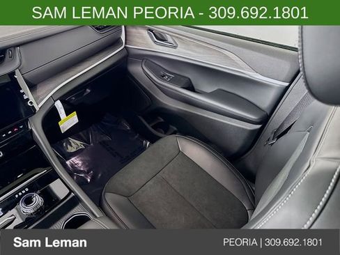 New 2026 Jeep Grand Cherokee Altitude image 23