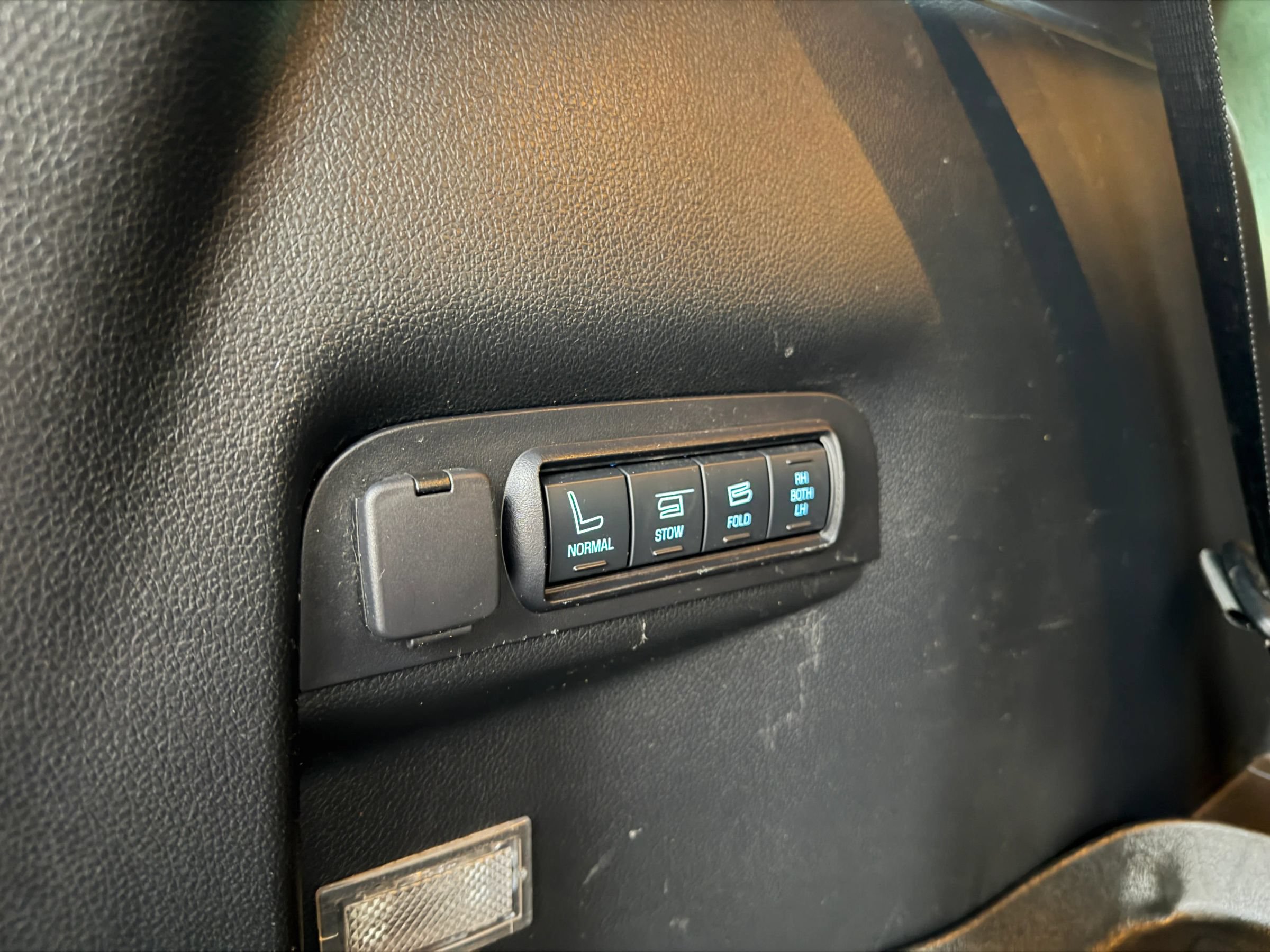 Used 2016 Ford Explorer Sport w/ Equipment Group 401A AWD/4WD image 19