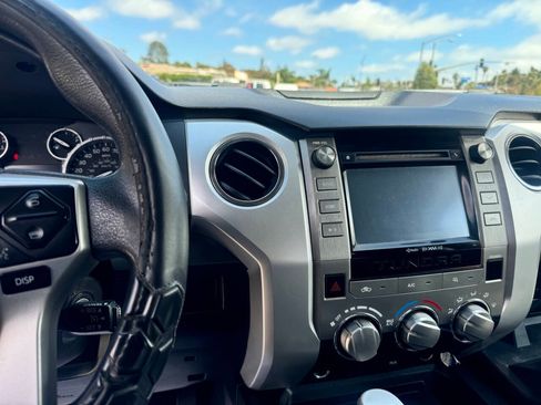 Used 2014 Toyota Tundra SR5 w/ SR5 Upgrade Package RWD image 11
