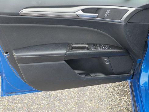 Used 2020 Ford Fusion SE FWD image 35