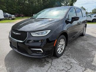 Used 2024 Chrysler Pacifica Touring-L FWD video 1