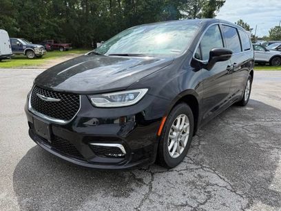 Used 2024 Chrysler Pacifica Touring-L