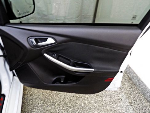Used 2017 Ford Focus ST FWD image 11