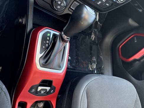 Used 2021 Jeep Renegade Trailhawk w/ Sun & Sound Group image 31