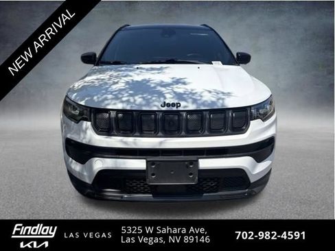Used 2022 Jeep Compass Latitude w/ Convenience Group FWD image 2