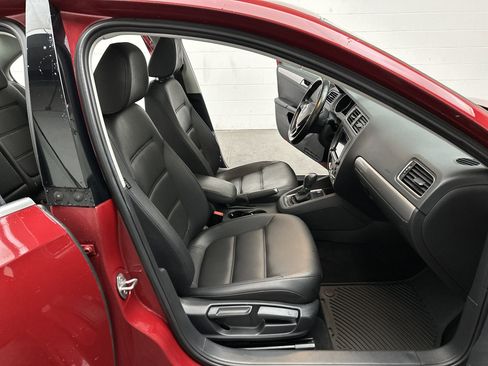 Used 2017 Volkswagen Jetta SE image 22