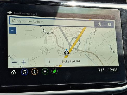 Certified 2023 Chevrolet Bolt EUV Premier w/ Sun & Sound Package FWD image 19