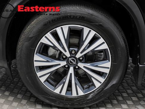 Used 2023 Nissan Rogue SV image 58