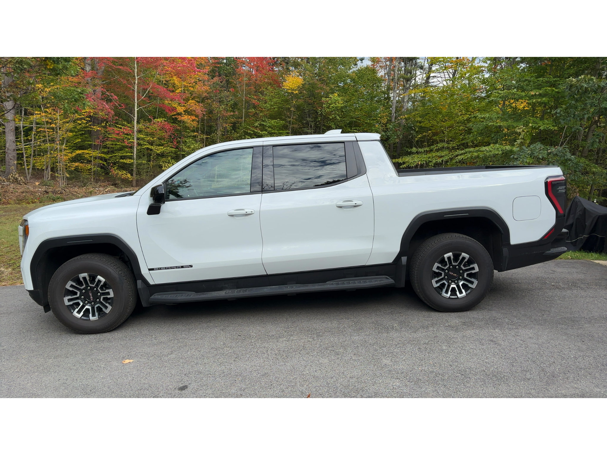 Used 2026 GMC Sierra EV Elevation AWD/4WD image 2