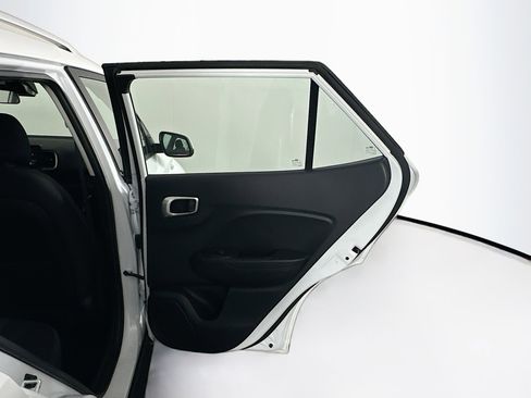 Used 2023 Hyundai Venue SEL image 30