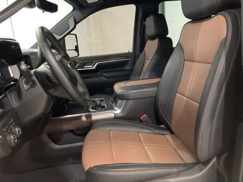 Used 2024 Chevrolet Silverado 3500 High Country w/ High Country Premium Package image 11