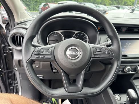 New 2025 Nissan Kicks Play S image 12