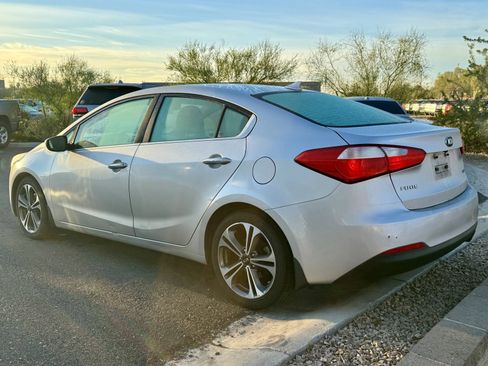 Used 2015 Kia Forte EX w/ UVO Package W/17" Alloys image 5