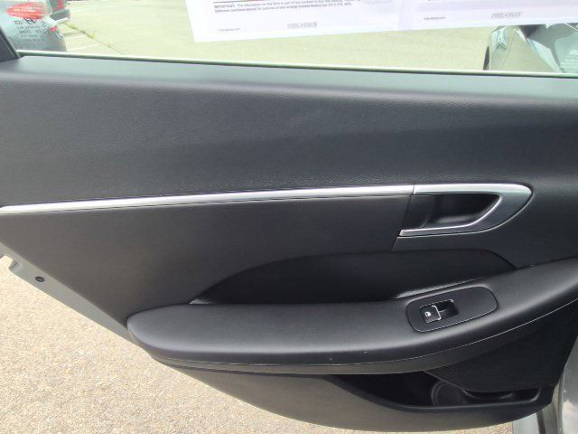 Used 2023 Hyundai Sonata SEL w/ Convenience Package FWD image 13