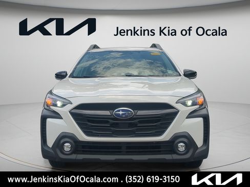 Used 2024 Subaru Outback Premium AWD/4WD image 9