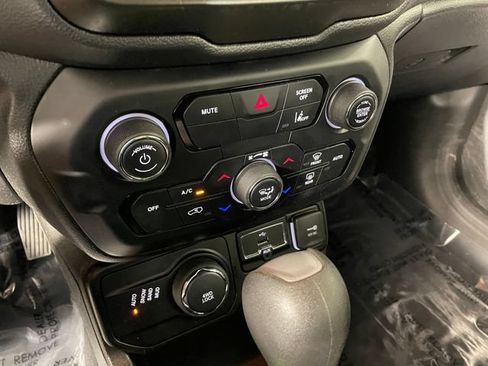 Used 2021 Jeep Renegade Sport AWD/4WD image 8